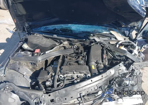 2014 Mercedes-Benz C 250 Sport z USA, uszkodzony, nr VIN WDDGF4HB8EA954545